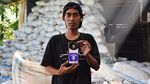 Melihat Penampungan Sampah Botol Plastik di Surabaya