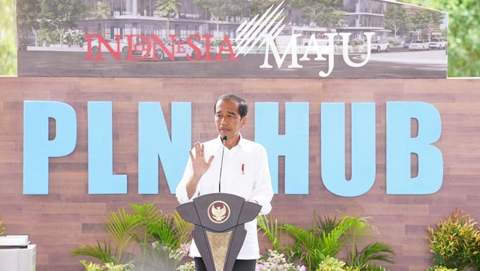 Menteri Perdagangan Zulkifli Hasan (Zulhas) dampingi Presiden Joko Widodo (Jokowi) melakukan groundbreaking pembangunan sejumlah infrastruktur di Ibu Kota Nusantara (IKN), Kalimantan Timur, Rabu (5/6/2024).
