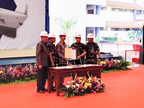 Momen Upacara Pemotongan Baja Pertama Kapal Fregat Buatan Lokal