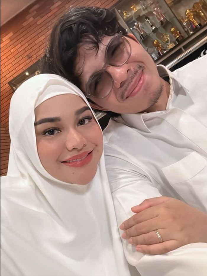 Pasangan Aurelie Hermansyah dan Atta Halilintar akan menjalani ibadah haji. Pasangan Aurelie Hermansyah dan Atta Halilintar akan menjalani ibadah haji.