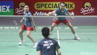 Lanjut gim ketiga, kedua pasangan tetap memainkan tempo yang ketat.