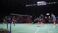 Indonesia Open 2024 berlaga di Istora Senayan, Jakarta. Hari ini, Rabu (5/6) pertandingan babak 32 besar masih berlangsung.