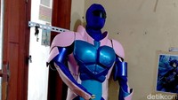 Setiap cosplay yang dibuat membutuhkan waktu antara 1 minggu hingga 6 bulan tergantung pada ukuran kostum dan tingkat kesulitannya.