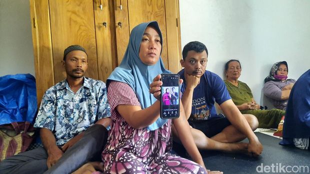 Suasana rumah duka korban pembunuhan di Desa Ronggo Kecamatan Jaken, Rabu (5/6/2024).
