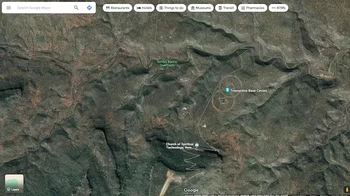 Gereja Scientology di New Mexico adalah salah satu tempat paling menyeramkan di Google Maps. Gereja ini berada di dekat Trementina, New Mexico, dan memiliki tanda di tanah aneh yang diyakini sebagai katedral luar angkasa.  (Foto: Dok. Google Maps)