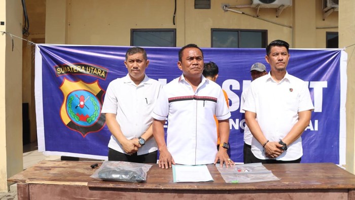 Polres Sergai saat merilis kasus pencurian uang di ATM. (Foto: Dok. Polres Sergai)