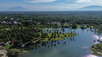 Pemkab Agam mengembangkan kawasan Pantai Tiku di Kecamatan Tanjung Mutiara dimulai dari tahun 2023 hingga 2025 .  