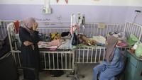 Hampir 26.000 anak atau lebih dari dua persen populasi anak di Gaza, terbunuh atau terluka di Gaza dalam enam bulan perang yang telah menghancurkan sistem kesehatan dan memutus akses terhadap pendidikan, kata Save the Children. UNICEF melaporkan setidaknya 1.000 anak diamputasi salah satu atau kedua kakinya.  