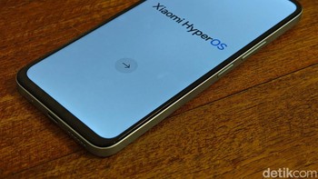Redmi 13 sudah menjalankan HyperOS berbasis Android 14. HP ini dijanjikan bakal mendapatkan update Android sebanyak dua kali dan dukungan keamanan hingga 4 tahun. Foto: Adi Fida Rahman/detikINET