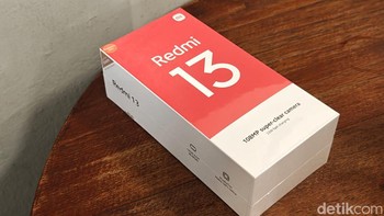 Inilah kotak kemasan Redmi 13 4G. Foto: Adi Fida Rahman/detikINET
