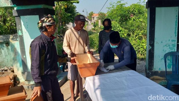Relokasi makam di Desa Kebondalem Lor, Kecamatan Prambanan Klaten yang terdampak tol.