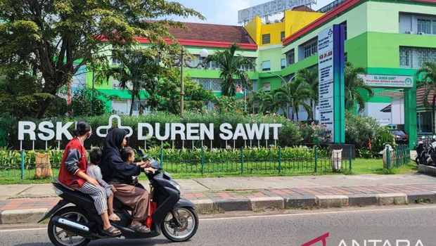 Sejumlah pegawai RSKD Duren Sawit, Jaktim, mengeluhkan adanya manipulasi dana remunerasi para pegawai. Para nakes mempertanyakan hak remunerasi kepada pihak RS. (Foto: Antara)