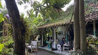 Setiap hari pengunjung ramai berdatangan, bahkan dari luar kota sekalipun. Rata-rata merupakan muda mudi berpasangan, atau segerombolan sahabat.