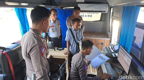 Penampakan bus pelayanan SIM kelililing di Wonogiri, Rabu (5/6/2024).