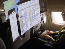 Melihat Wujud Laptop Tanpa layar Pertama di Dunia