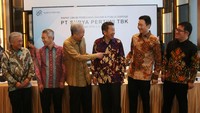 Rapat umum pemegang saham tahunan dihadiri oleh Direktur Efendy Gojali PT Surya Pertiwi, Komisaris Goh Po Heng, Presiden Komisaris Tjahjono Alim, Wakil Presiden Komisaris Usman Andy, Presiden Direktur Willianto Alim, dan Wakil Presiden Direktur Johan Gojali. 