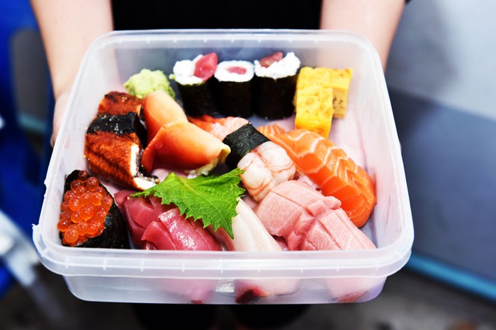 Konsumsi sisa sushi apakah aman?