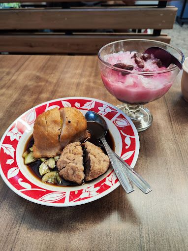 Tempat makan pempek legendaris di Jakarta