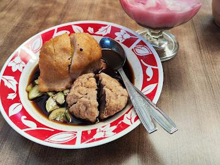 Tempat makan pempek legendaris di Jakarta