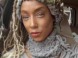 Aktris 54 Tahun Ini Umumkan Kehamilan Setelah Perawatan Mencegah Menopause