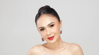 7 Potret Awet Muda Yuni Shara di Ulang Tahun Ke-52, Disebut Bak Usia 25