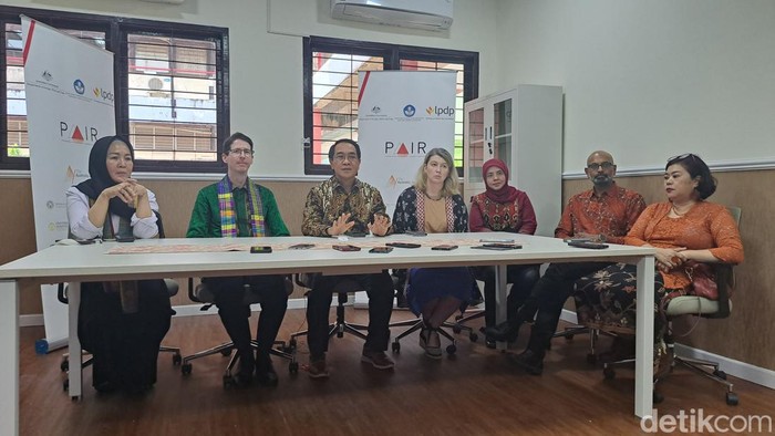 Unhas meluncurkan program riset kolaborasi Australia-Indonesia, PAIR Sulawesi.