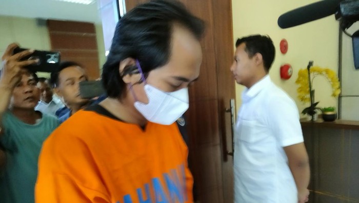AAS, produsen website porno anak