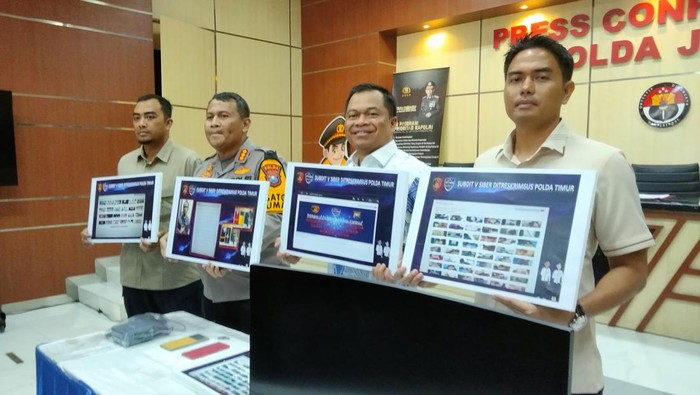 AAS, produsen website porno anak