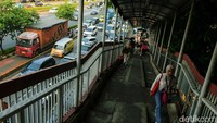 Kondisi di sekitar Stadion GBK diprediksi ramai sekitar pukul 14.30 WIB sampai pukul 21.00 WIB. Pendukung sepakbola yang hendak ke GBK juga diimbau untuk menggunakan transportasi umum. 