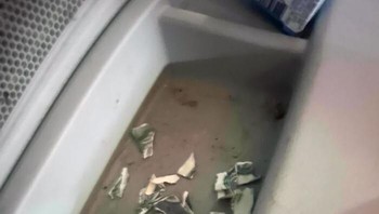 Iseng merobek uang parkir, pernah mengalami? Foto: Boredpanda