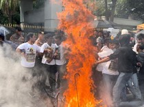 Aksi Demo di Depan Gedung MA Sempat Diwarnai Kericuhan