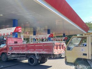Ini Penyebab Jaringan Eror Berbuntut Antrean Panjang di SPBU Surabaya
