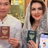 Melalui akun Instagram pribadinya artis Barbie Kumalasari membagikan foto-foto pernikahannya dengan mantan suami, Tri Mulyo Bagus Saputro. Dalam keterangan unggahannya diketahui akad nikah keduanya berlangsung pada 31 Mei 2024 di Bandung. Foto: Instagram/@barbiekumalasari