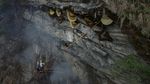 Berburu Madu Lebah Himalaya di Tebing Jurang