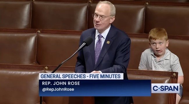 Pidato yang disiarkan secara langsung oleh stasiun TV C-Span itu langsung viral di media sosial. Videonya telah disaksikan 2,4 juta kali di X. (Foto: YouTube/C-Span)