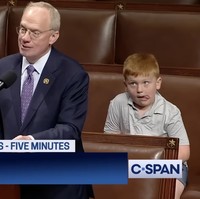 Pidato yang disiarkan secara langsung oleh stasiun TV C-Span itu langsung viral di media sosial. Videonya telah disaksikan 2,4 juta kali di X. (Foto: YouTube/C-Span)