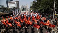 Elemen buruh hari ini melalukan demonstrasi menolak iuran Tabungan Perumahan Rakyat (Tapera). Mereka menilai membayar iuran Tapera merupakan hal yang percuma, sebab iuran itu juga tidak bisa membayar uang muka alias down payment (DP) rumah.