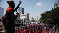 Ini jangankan untuk beli rumah ya, untuk membayar DP-nya saya tidak akan terpenuhi. Bahkan sampai berpuluh tahun pun tidak akan ketemu, kata Presiden Federasi Serikat Pekerja Metal Indonesia (FSPMI), Riden Hatam Azis.