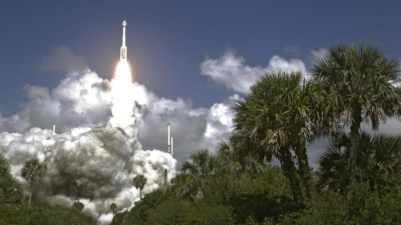 Boeing's Starliner capsule, atop an Atlas V rocket, lifts off from launch pad at Space Launch Complex 41 Wednesday, June 5, 2024, in Cape Canaveral, Fla. NASA astronauts Butch Wilmore and Suni Williams are headed to the International Space Station. (AP Photo/Chris O'Meara)