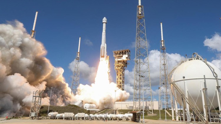 A United Launch Alliance Atlas V rocket carrying two astronauts aboard Boeings Starliner-1 Crew Flight Test (CFT), is launched on a mission to the International Space Station, in Cape Canaveral, Florida, U.S. June 5, 2024. REUTERS/Joe Skipper