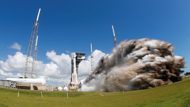 A United Launch Alliance Atlas V rocket carrying two astronauts aboard Boeings Starliner-1 Crew Flight Test (CFT), is launched on a mission to the International Space Station, in Cape Canaveral, Florida, U.S. June 5, 2024. REUTERS/Joe Skipper