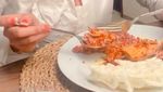 Ini Momen Kuliner Dewi Perssik yang Viral Gegara Gudang Garam Jaya