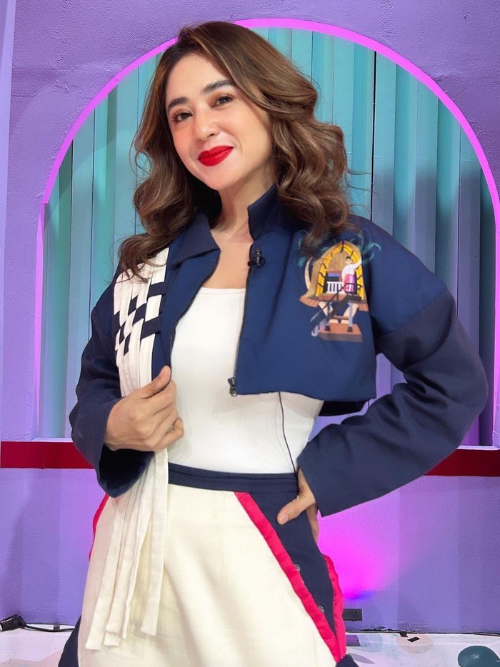 Dewi Perssik