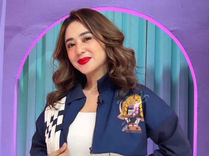 Dewi Perssik