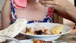 Ini Momen Kuliner Dewi Perssik yang Viral Gegara Gudang Garam Jaya
