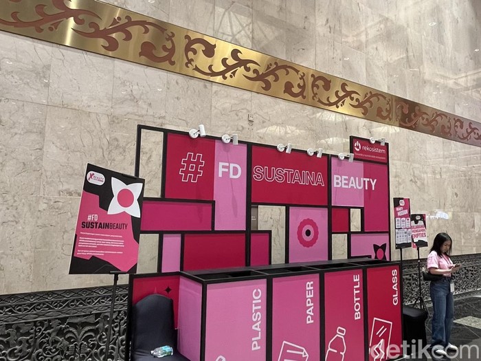 Di Jakarta X Beauty 2024 menyediakan corner Drop Empties #FDSustainabeauty.