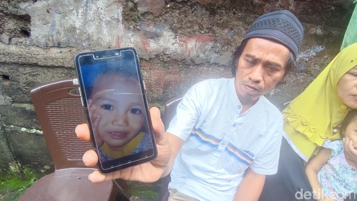 Foto Satria, bocah 4 tahun yang terseret arus Sungai Mesat, Lubuklinggau