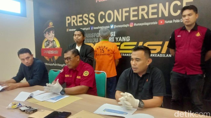 Pria berinisial SS (34) di Kota Gorontalo, Provinsi Gorontalo, ditangkap polisi karena menjadi kurir narkoba.