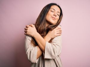 9 Kebiasaan yang Bisa Bikin Kamu Lebih Kuat Secara Emosional, Tanpa Ribet Kok!