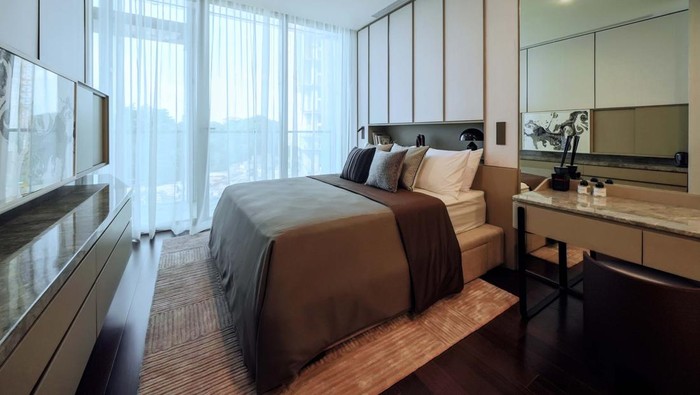 Unit 2 kamar tidur yang dirancang oleh GondoJules ini dirancang khusus bagi para profesional muda. Rumah ini bakal membuat Anda betah WFH.